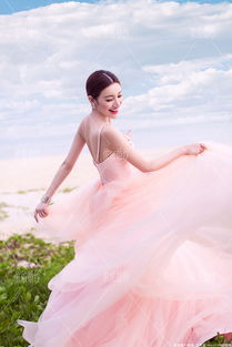 海边绵延的粉色梦幻 东海婚纱摄影的公主裙诗篇